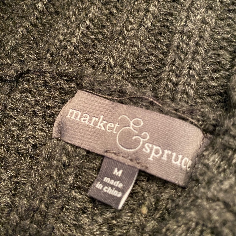 Cozy Gray Cable Knit Sweater - Picture 4 of 12